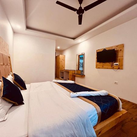 The Radhika - A Luxury Resort In Mountains Manāli Exteriör bild