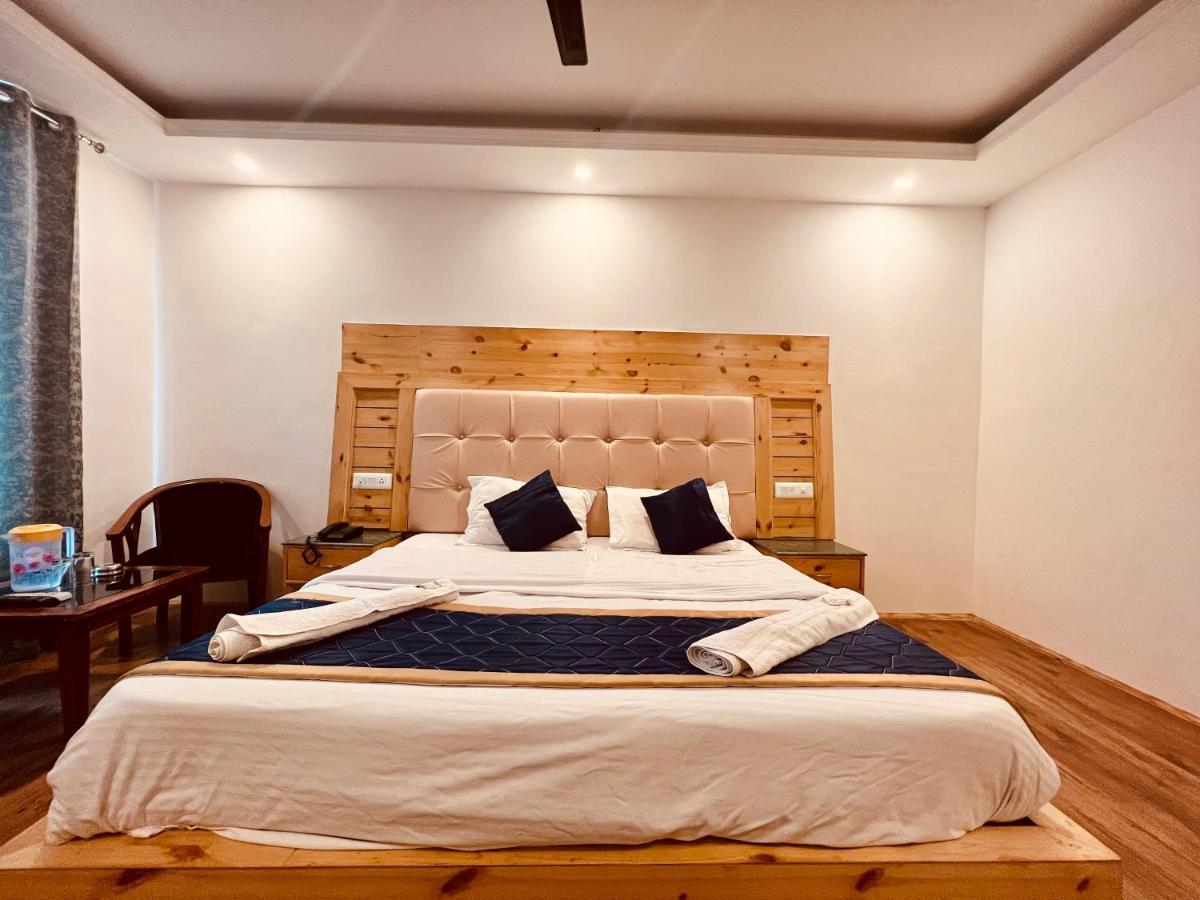 The Radhika - A Luxury Resort In Mountains Manāli Exteriör bild