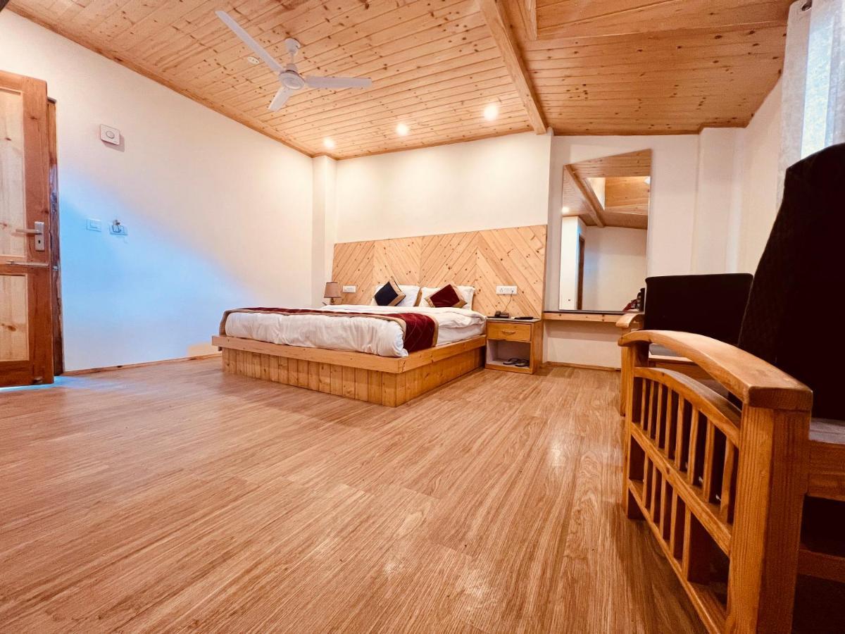 The Radhika - A Luxury Resort In Mountains Manāli Exteriör bild