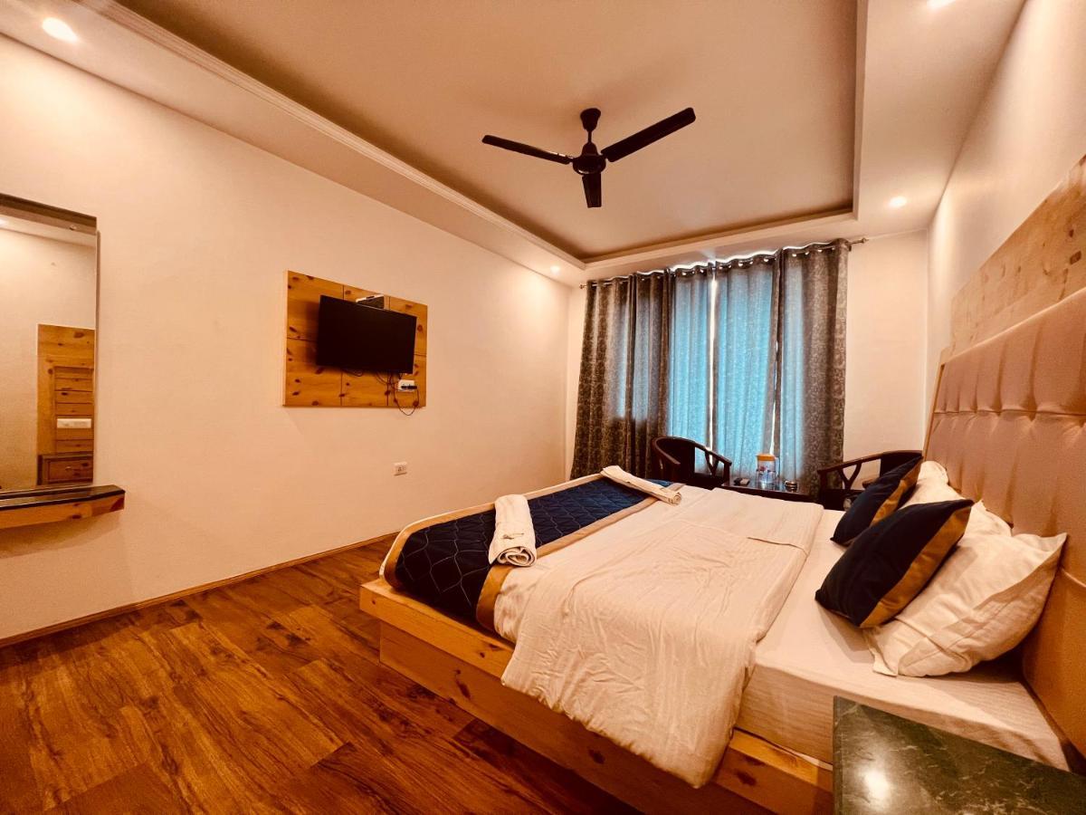 The Radhika - A Luxury Resort In Mountains Manāli Exteriör bild