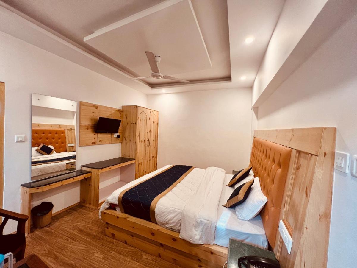 The Radhika - A Luxury Resort In Mountains Manāli Exteriör bild