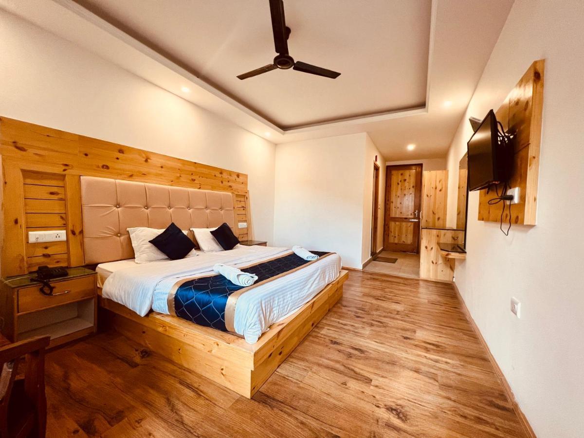 The Radhika - A Luxury Resort In Mountains Manāli Exteriör bild